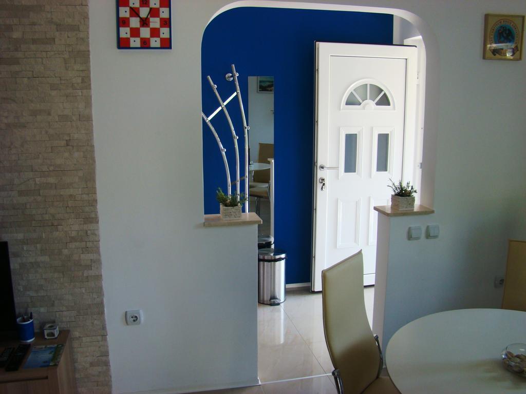 Apartments Pinus Pirovac Rum bild