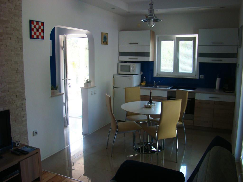 Apartments Pinus Pirovac Rum bild