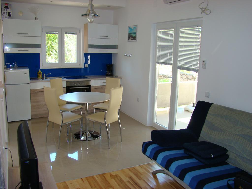 Apartments Pinus Pirovac Rum bild